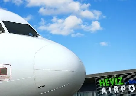 Lisa Vendeghaz Hévíz