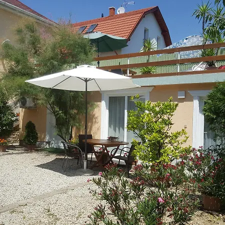 Apartmán Lisa Vendeghaz *